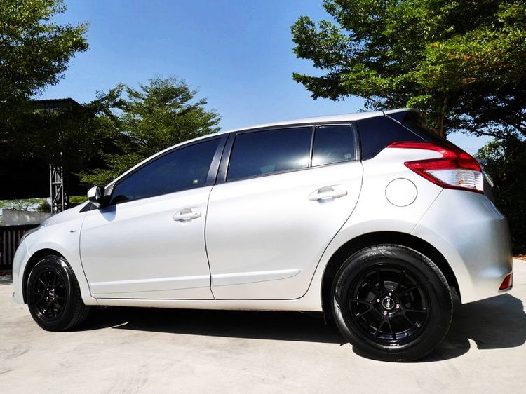 Toyota Yaris 2015.0 มือสอง เบนซิน ไมล์ ฟรีดาวน์ สภาพนางฟ้า - Image 3