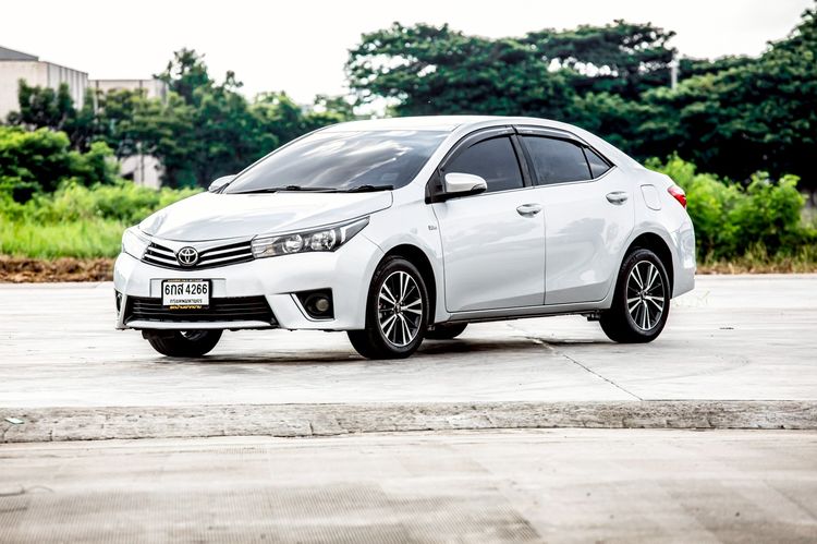 Toyota Altis 2014.0 มือสอง เบนซิน ไมล์ ไม่เคยชน เครดิตดีออกรถ 0 บาท - Image 3
