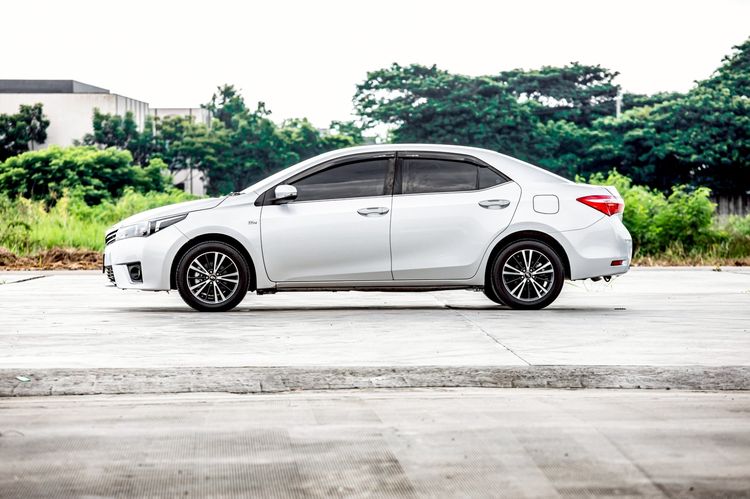 Toyota Altis 2014.0 มือสอง เบนซิน ไมล์ ไม่เคยชน เครดิตดีออกรถ 0 บาท - Image 4